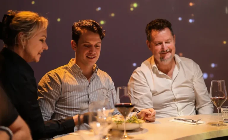 Hoofdgerecht wordt geserveerd bij Mauritskazerne